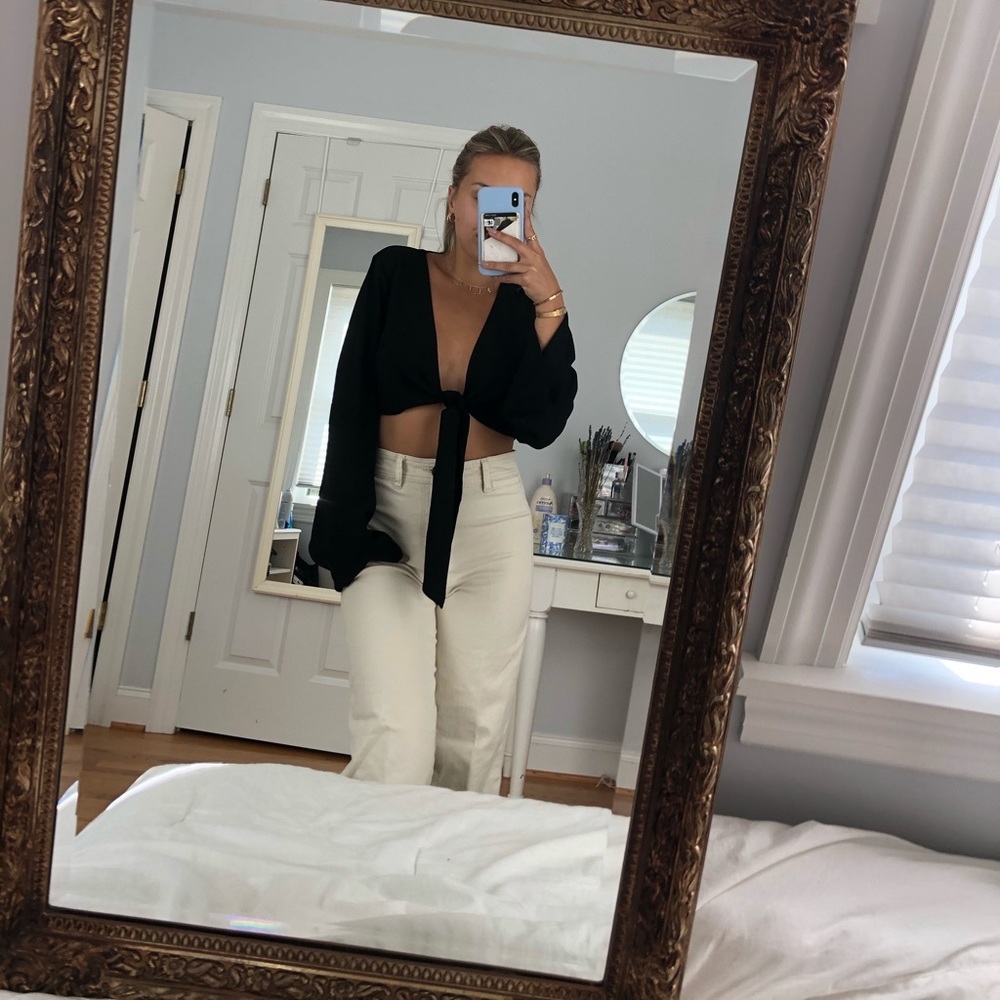 Long sleeve tie crop top